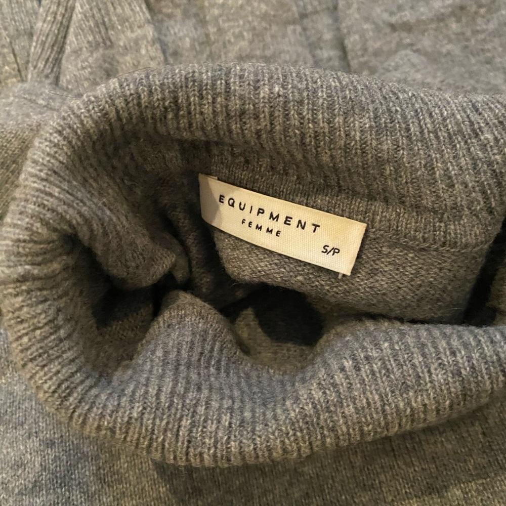 Like new, Equipment Cashmere turtleneck.